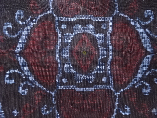 JAPANESE KIMONO / ANTIQUE KIMONO / SILK / DOROZOME / OSHIMA TSUMUGI / WOVEN FLOWER CREST